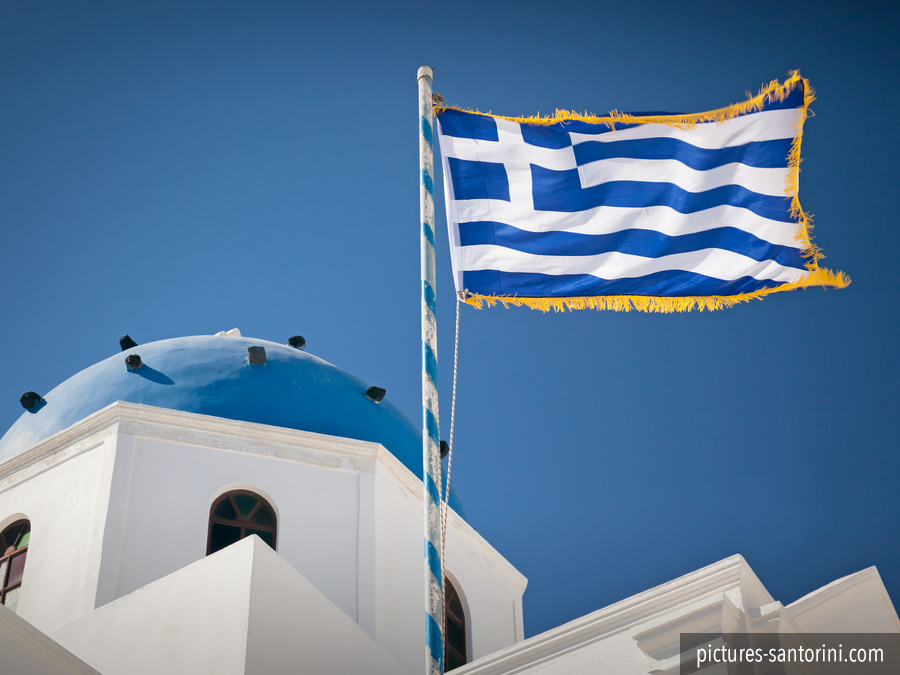 Flag of Greece next to Ai-Stratis